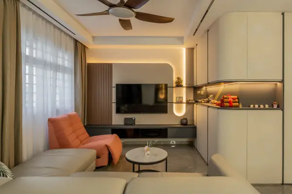 Interior 10